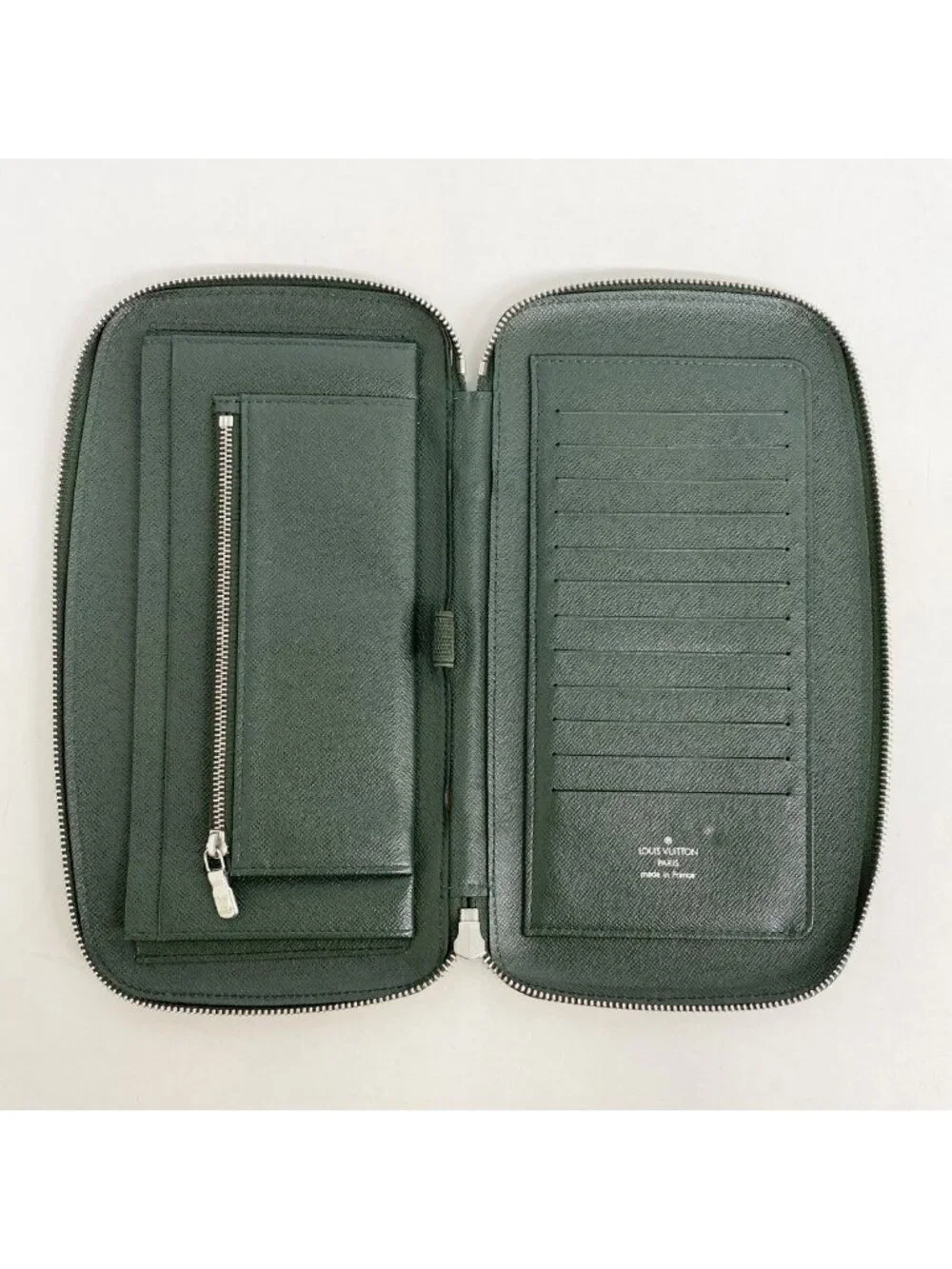 Louis Vuitton Wallet Taiga Organizer Atoll Epi